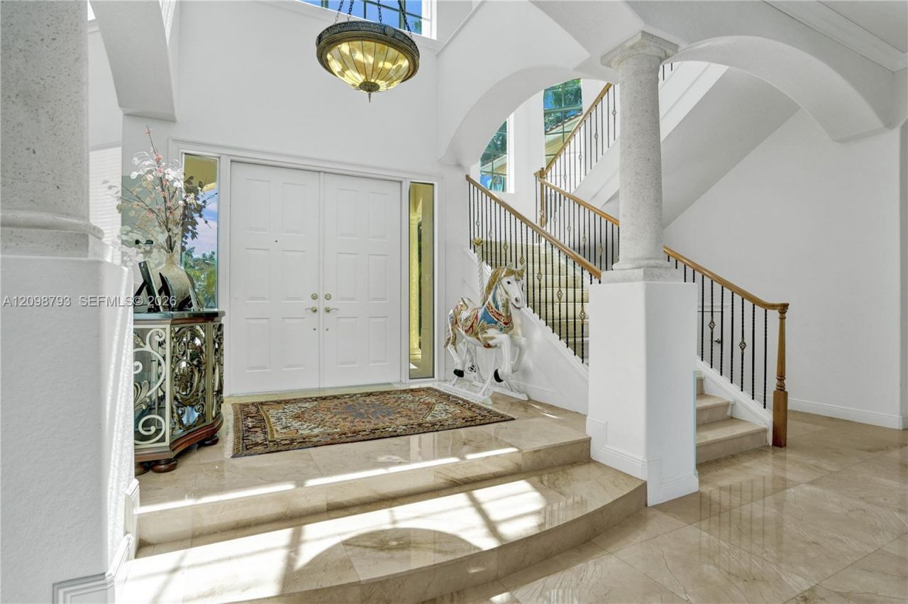 1130 Harbor Ct, Hollywood, FL 33019 Photo