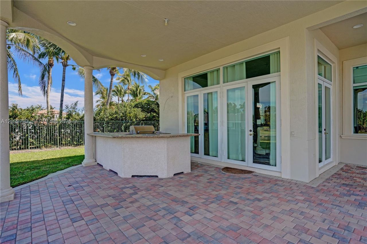 1130 Harbor Ct, Hollywood, FL 33019 Photo