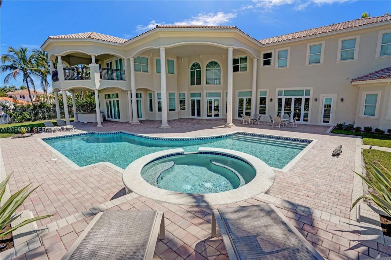 1130 Harbor Ct, Hollywood, FL 33019 Photo