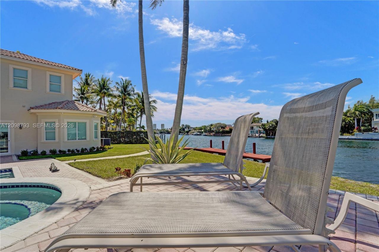 1130 Harbor Ct, Hollywood, FL 33019 Photo