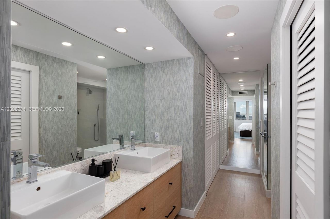 11 Island Ave, Unit 2006, Miami Beach, FL 33139 Photo