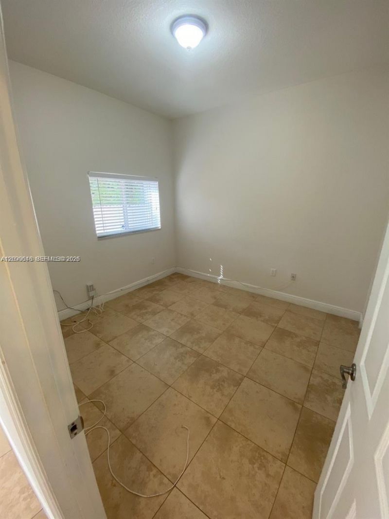 2485 W 5th Ct , Unit B, Hialeah, FL 33010 Photo