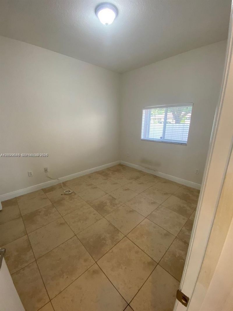 2485 W 5th Ct , Unit B, Hialeah, FL 33010 Photo