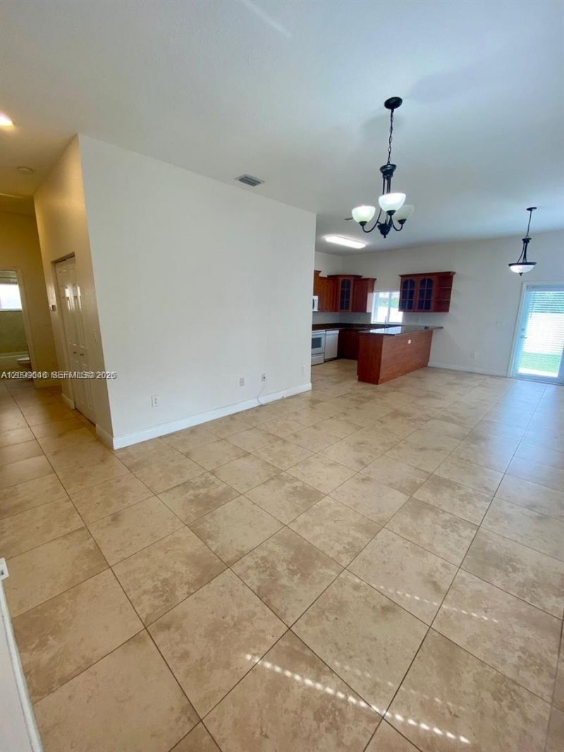 2485 W 5th Ct , Unit B, Hialeah, FL 33010 Photo