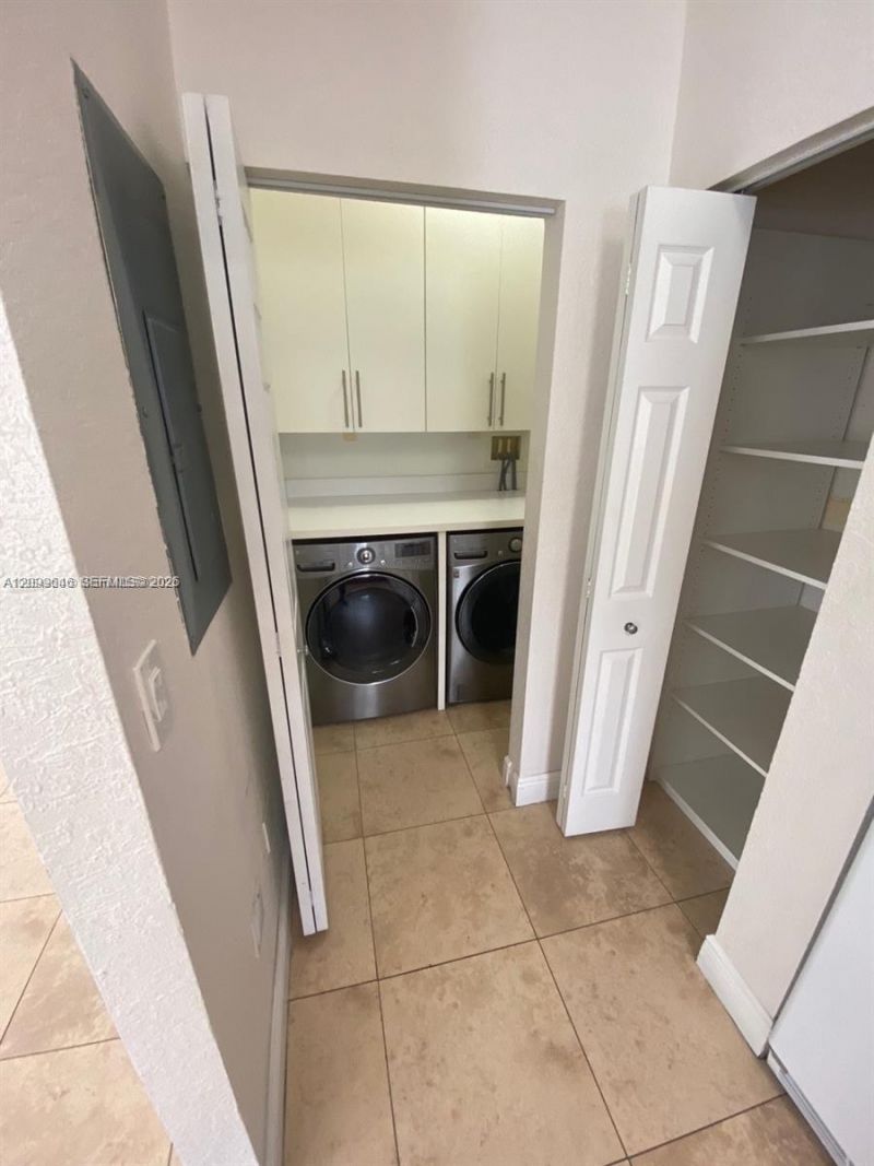 2485 W 5th Ct , Unit B, Hialeah, FL 33010 Photo