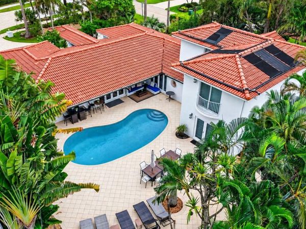 4101 Bayview Dr , Fort Lauderdale, FL 33308