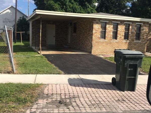 212 NW 6th Ave , Dania Beach, FL 33004