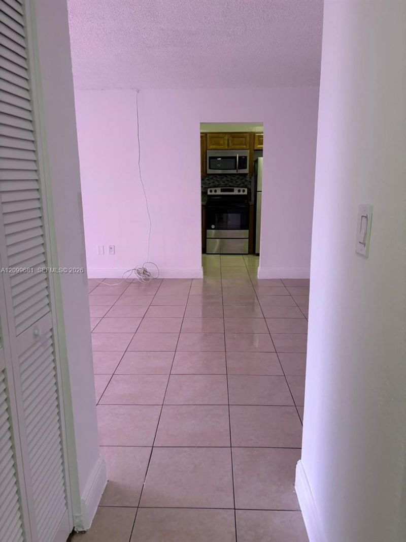 482 NW 165th St Rd , Unit A-502, Miami, FL 33169 Photo