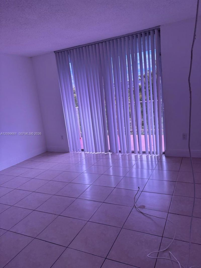 482 NW 165th St Rd , Unit A-502, Miami, FL 33169 Photo