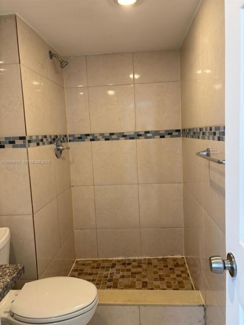 482 NW 165th St Rd , Unit A-502, Miami, FL 33169 Photo