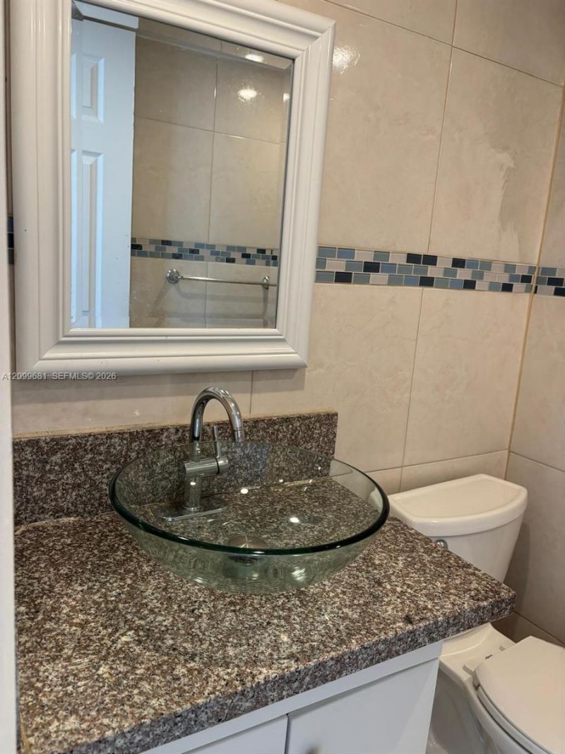 482 NW 165th St Rd , Unit A-502, Miami, FL 33169 Photo