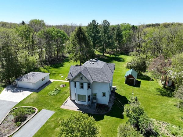 S83W24105 Artesian AVENUE, Big Bend, WI 53103
