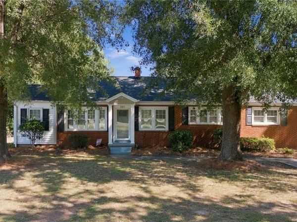 983 Nc Highway 87 , Burlington, NC 27217