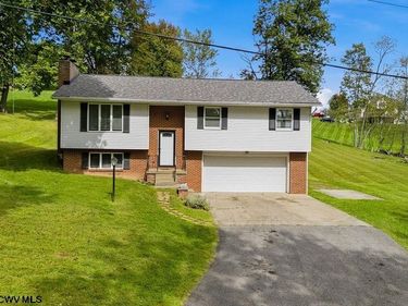 293 Forest Drive, Bridgeport, WV 26330
