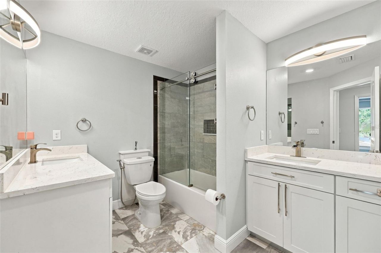 416 W Socrum Loop Road, Lakeland, FL 33809 Photo