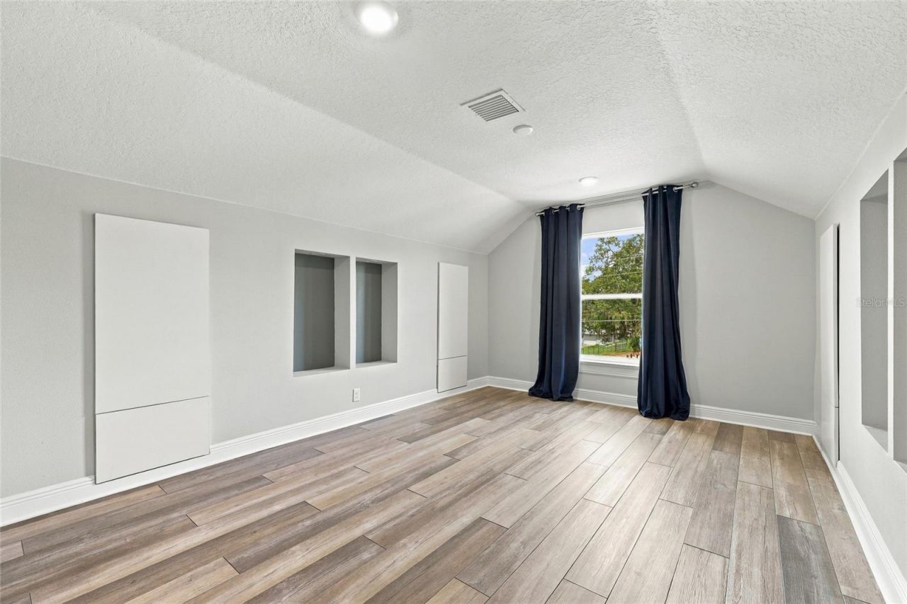 416 W Socrum Loop Road, Lakeland, FL 33809 Photo