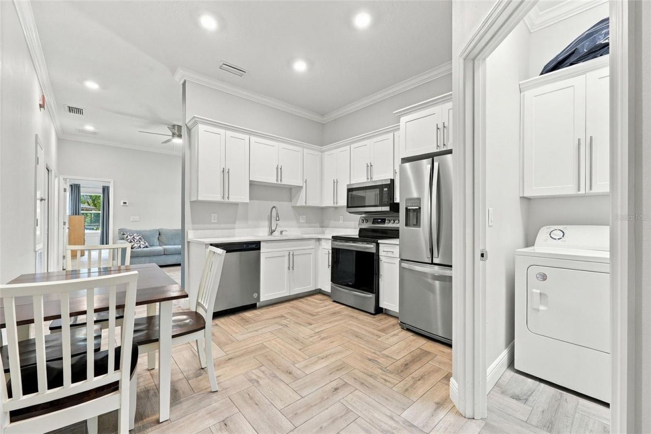 416 W Socrum Loop Road, Lakeland, FL 33809 Photo
