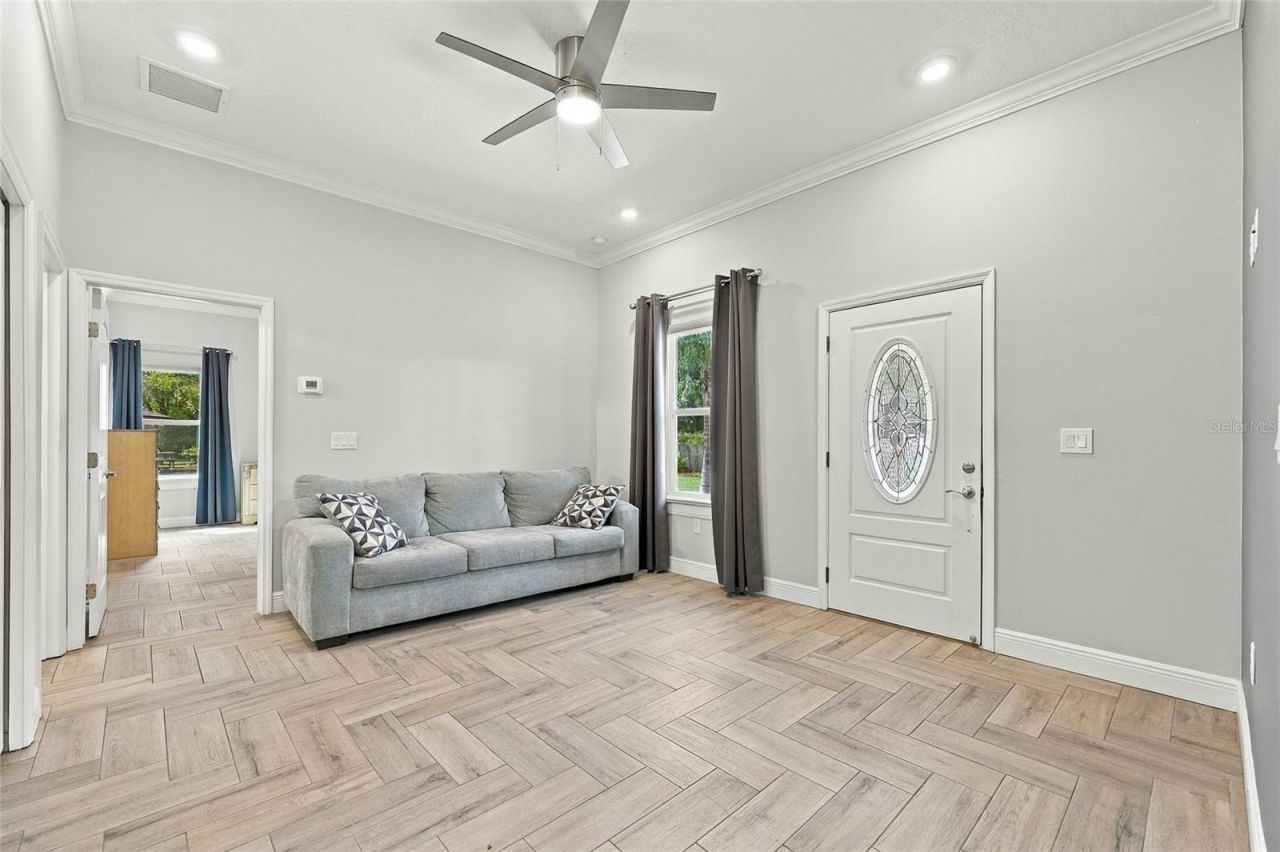 416 W Socrum Loop Road, Lakeland, FL 33809 Photo