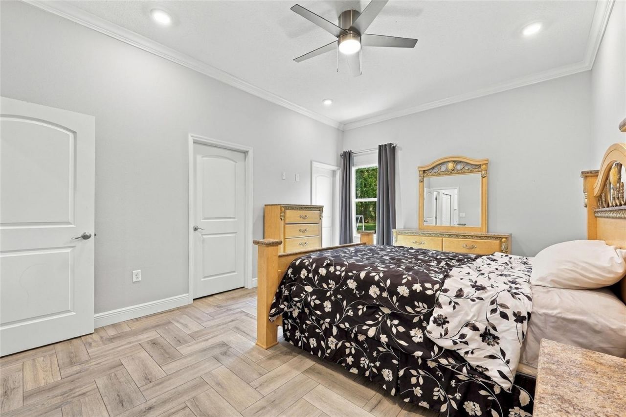 416 W Socrum Loop Road, Lakeland, FL 33809 Photo