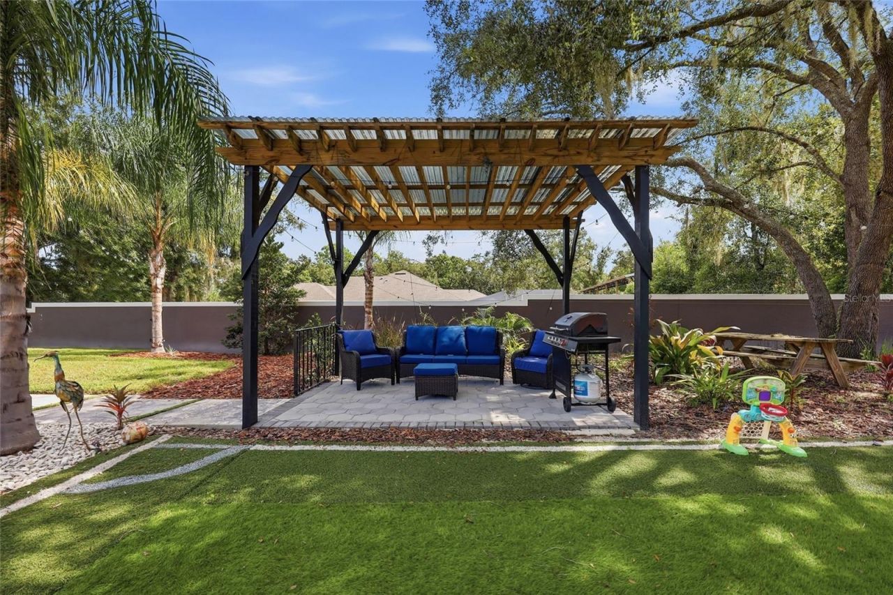 416 W Socrum Loop Road, Lakeland, FL 33809 Photo