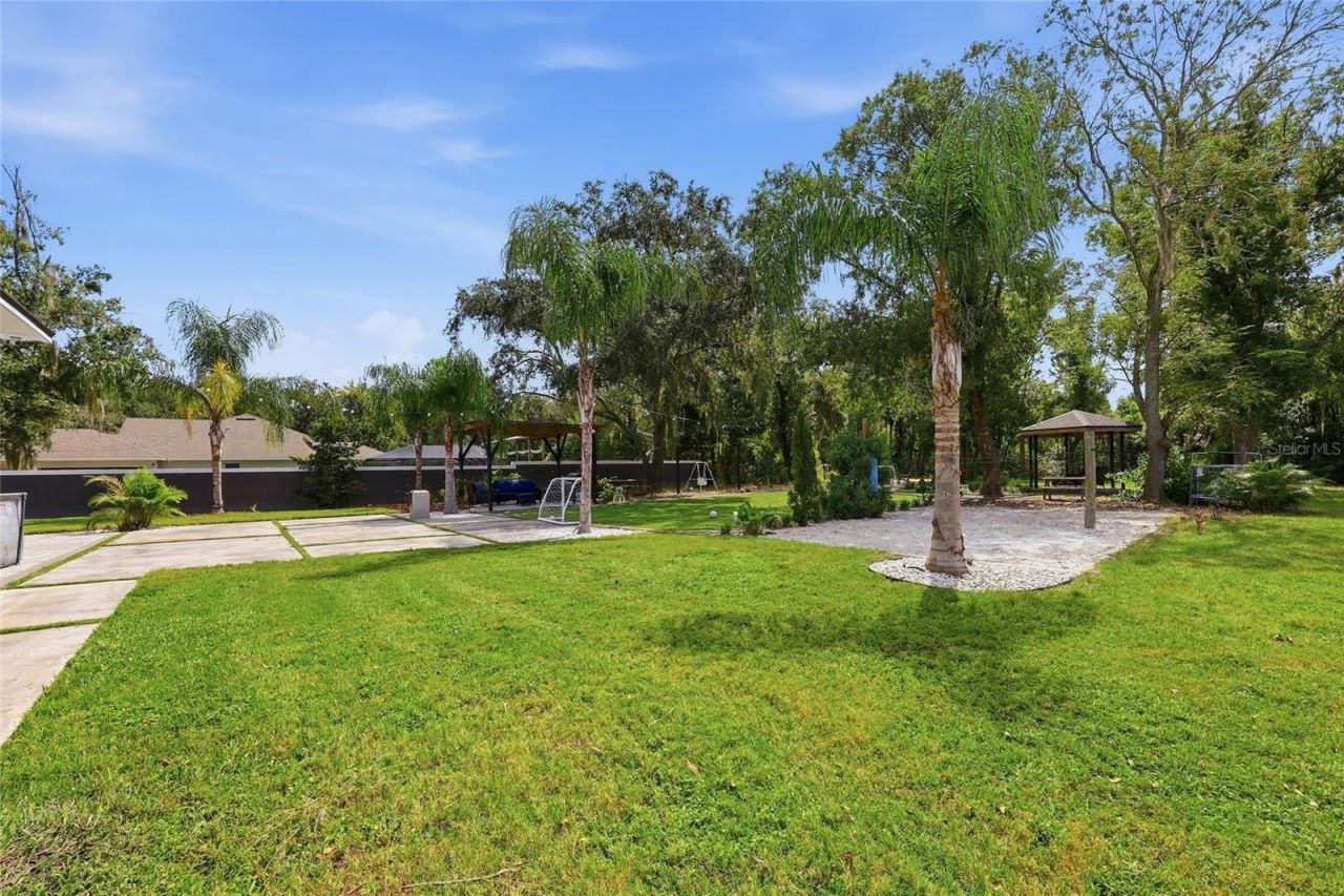 416 W Socrum Loop Road, Lakeland, FL 33809 Photo