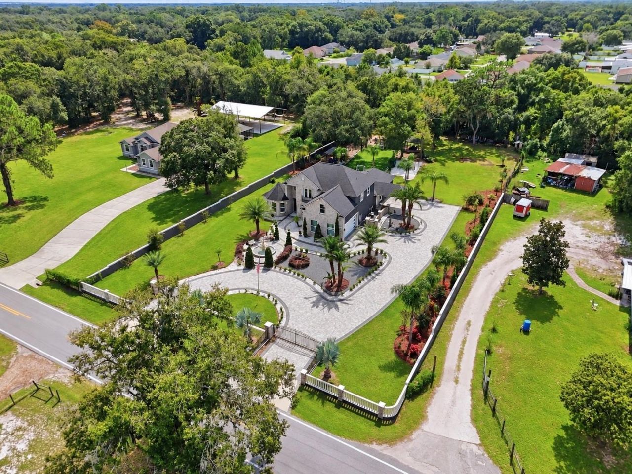416 W Socrum Loop Road, Lakeland, FL 33809 Photo