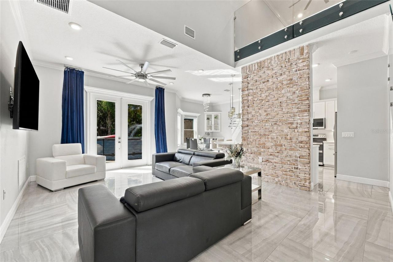 416 W Socrum Loop Road, Lakeland, FL 33809 Photo