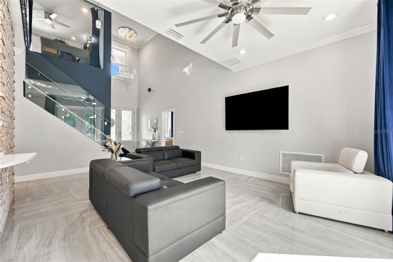 416 W Socrum Loop Road, Lakeland, FL 33809 Photo