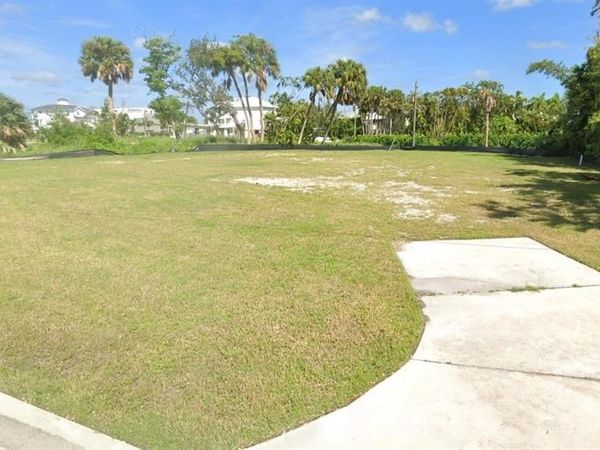 961 San Carlos CT , FORT MYERS BEACH, FL 33931