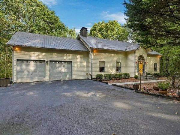 718 Ben Higgins Road , Dahlonega, GA 30533