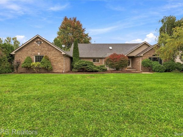 3793 Lakeridge Court , Orion Township, Mi 48360
