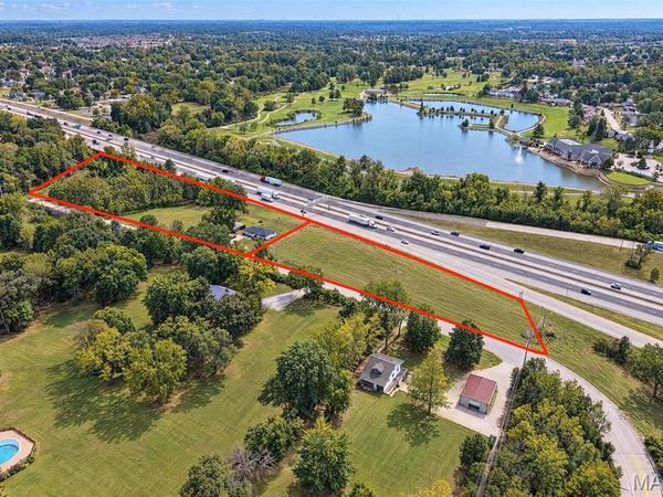 430 N Service Road , St Peters, MO 63376