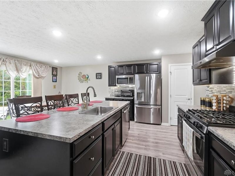 1015 Colonial Way, Huber Heights, OH 45424 Photo 15