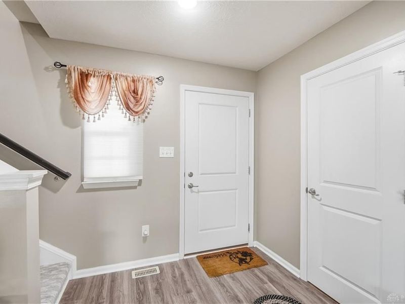 1015 Colonial Way, Huber Heights, OH 45424 Photo 8