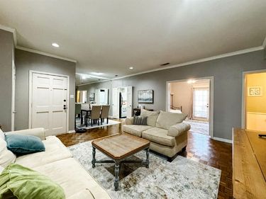 4415 Bellaire Drive S, Unit 201S, Fort Worth, TX 76109