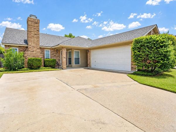 1705 Sandy Point Court, Arlington, TX 76018