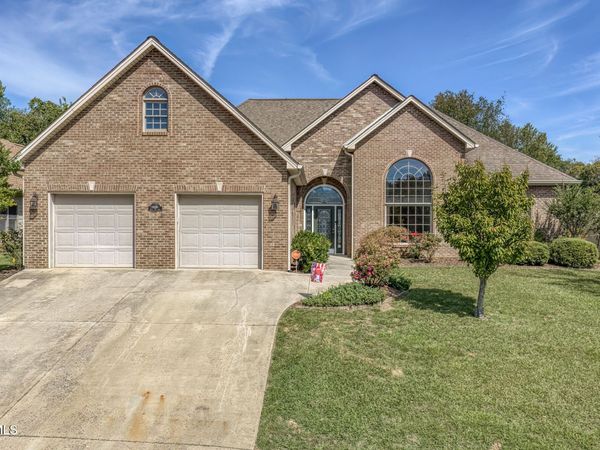 305 Alta Tree Boulevard, Johnson City, TN 37604