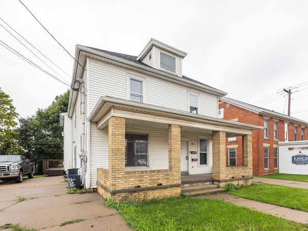 165 W Pine Street, Platteville, WI 53818