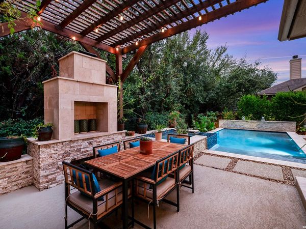 10622 Larch Grove Ct, Helotes, TX 78023