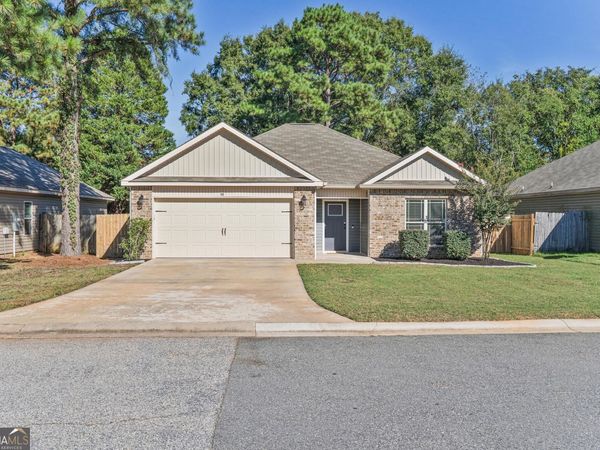102 Hughes Drive, Warner Robins, GA 31093
