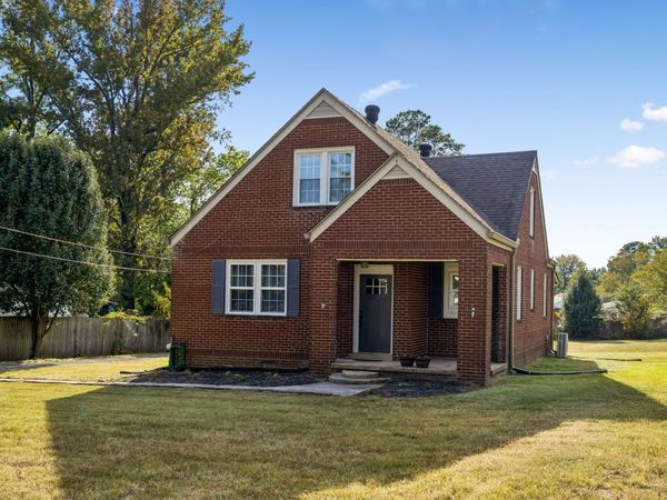 181 Washington Ave , Camden, TN 38320