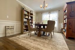 129 Loyd Court  photo 4