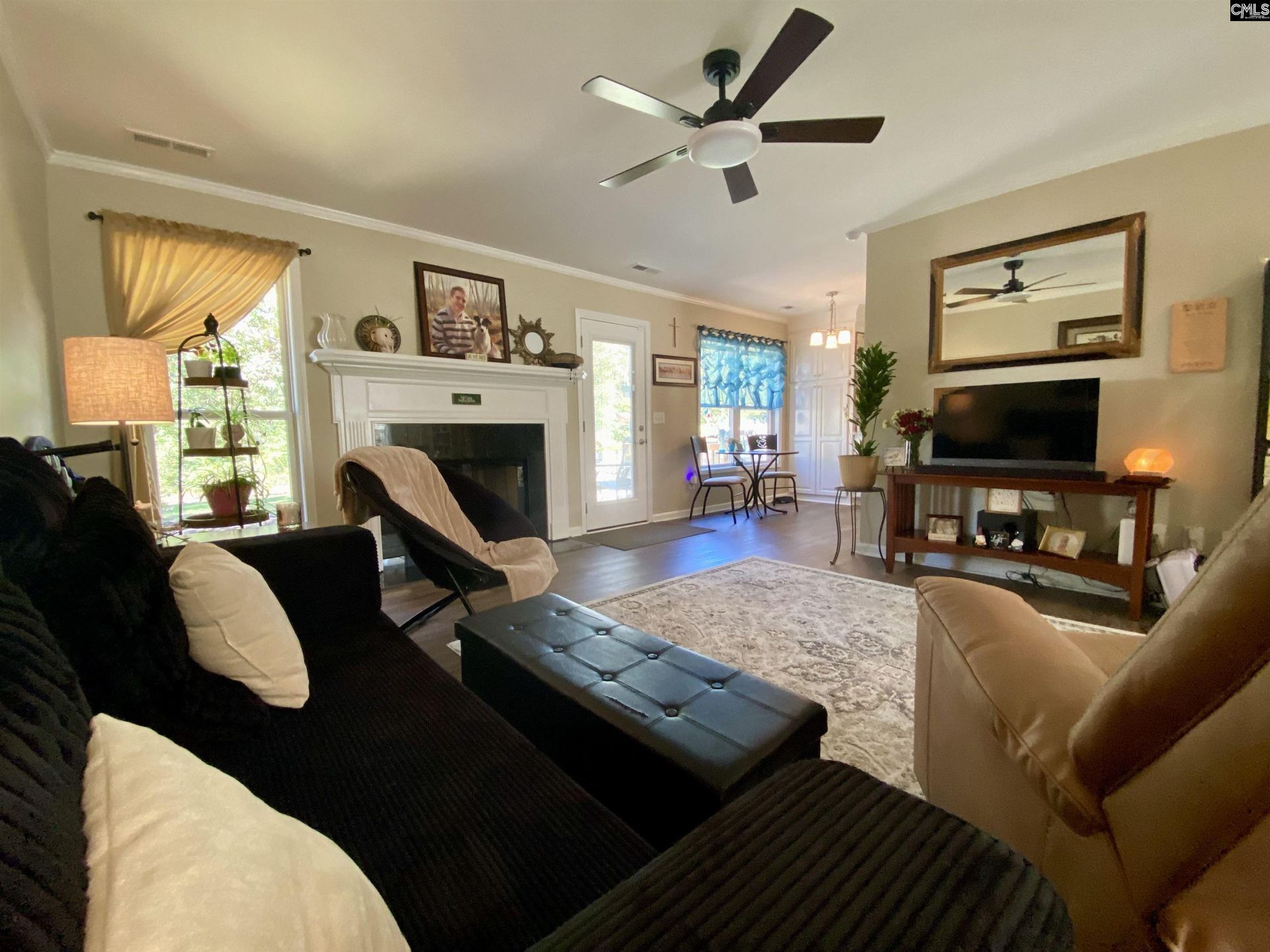 129 Loyd Court  Photo 4