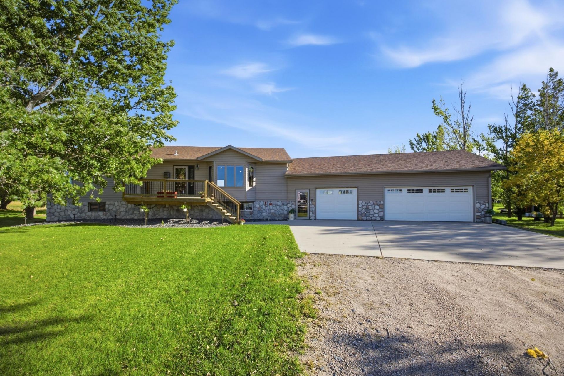 5606 57 1/2 Avenue N, Harwood, ND 58042 Main Photo