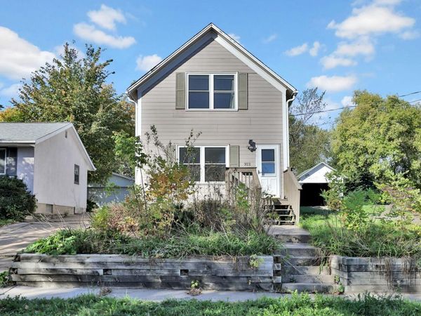 922 6th Street S, Stillwater, MN 55082