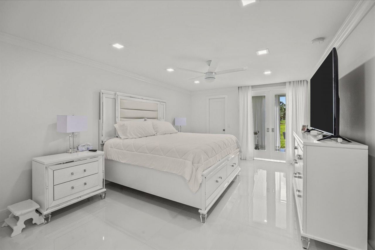 5390 Woodland Lakes Drive, Unit 105, Palm Beach Gardens, FL 33418 Photo