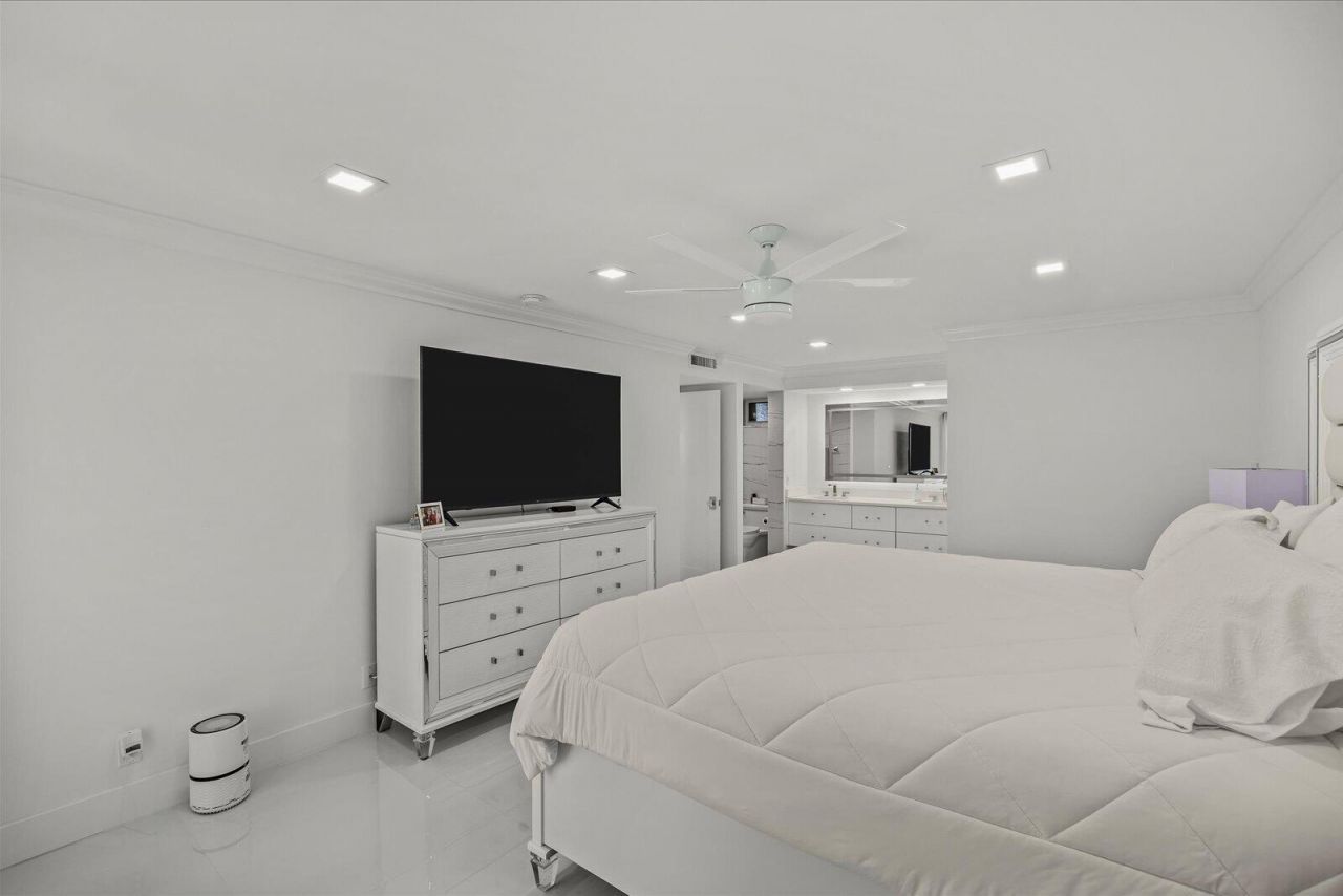 5390 Woodland Lakes Drive, Unit 105, Palm Beach Gardens, FL 33418 Photo