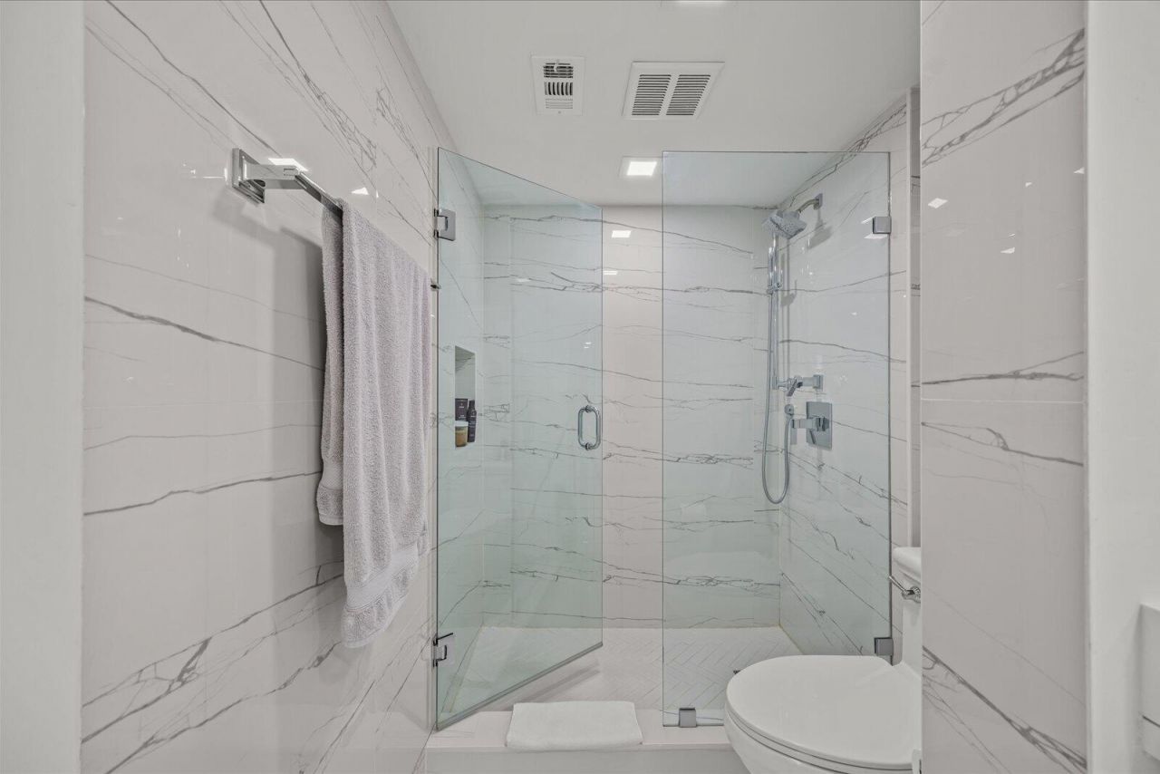 5390 Woodland Lakes Drive, Unit 105, Palm Beach Gardens, FL 33418 Photo