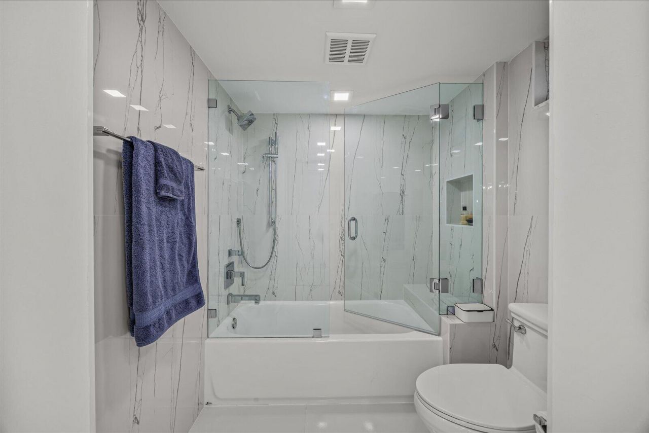 5390 Woodland Lakes Drive, Unit 105, Palm Beach Gardens, FL 33418 Photo