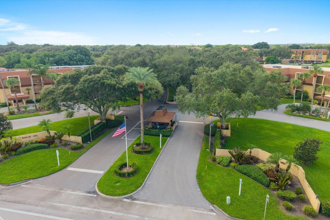 5390 Woodland Lakes Drive, Unit 105, Palm Beach Gardens, FL 33418 Photo